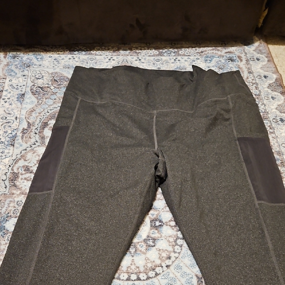 Fabletics Dark Gray High-Rise Leggings with Side Pockets - Picture 2 of 7